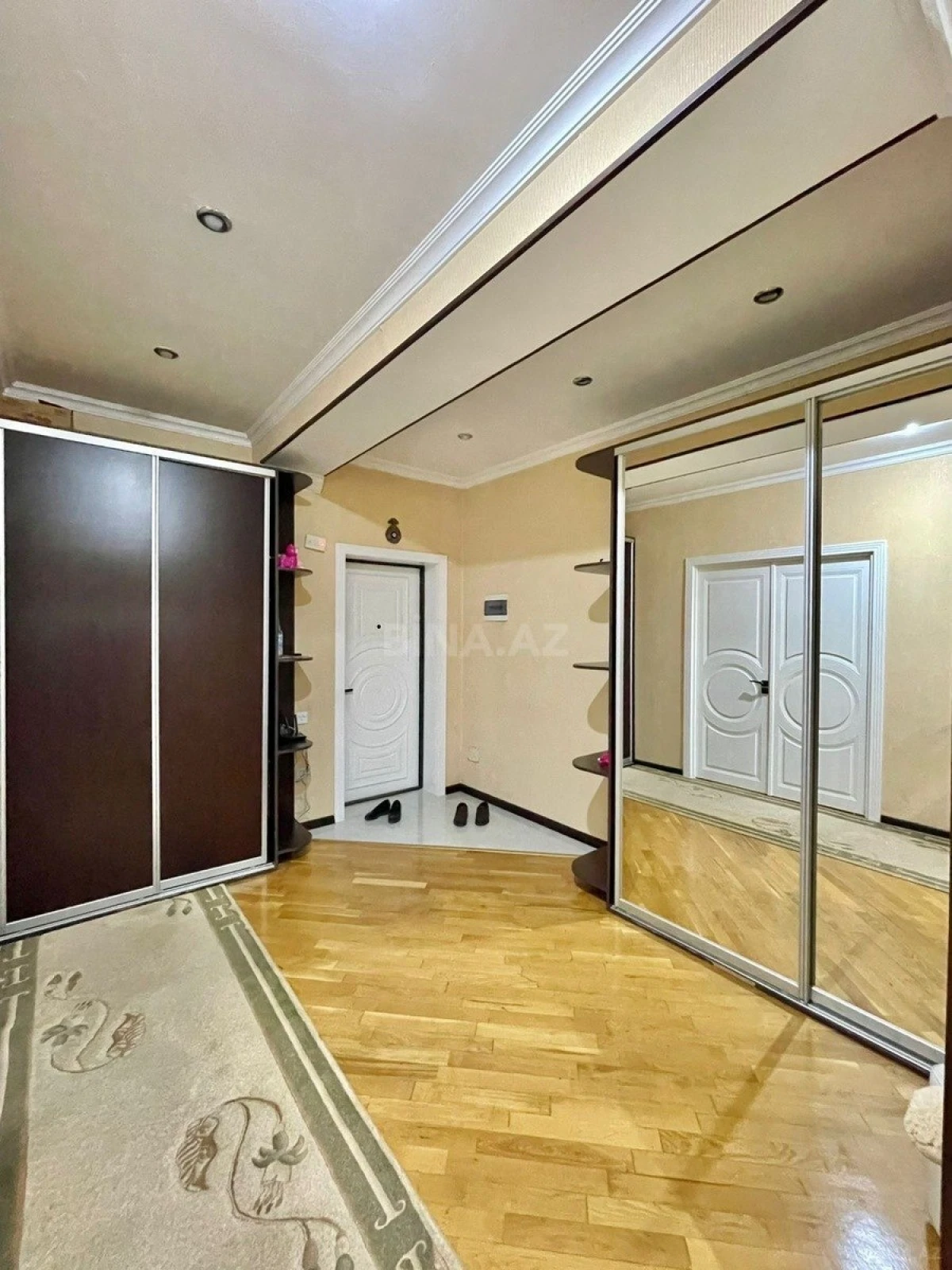 Kirayə verilir 2 otaqlı mənzil 88 m²