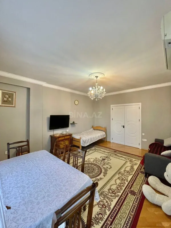 Kirayə verilir 2 otaqlı mənzil 88 m²