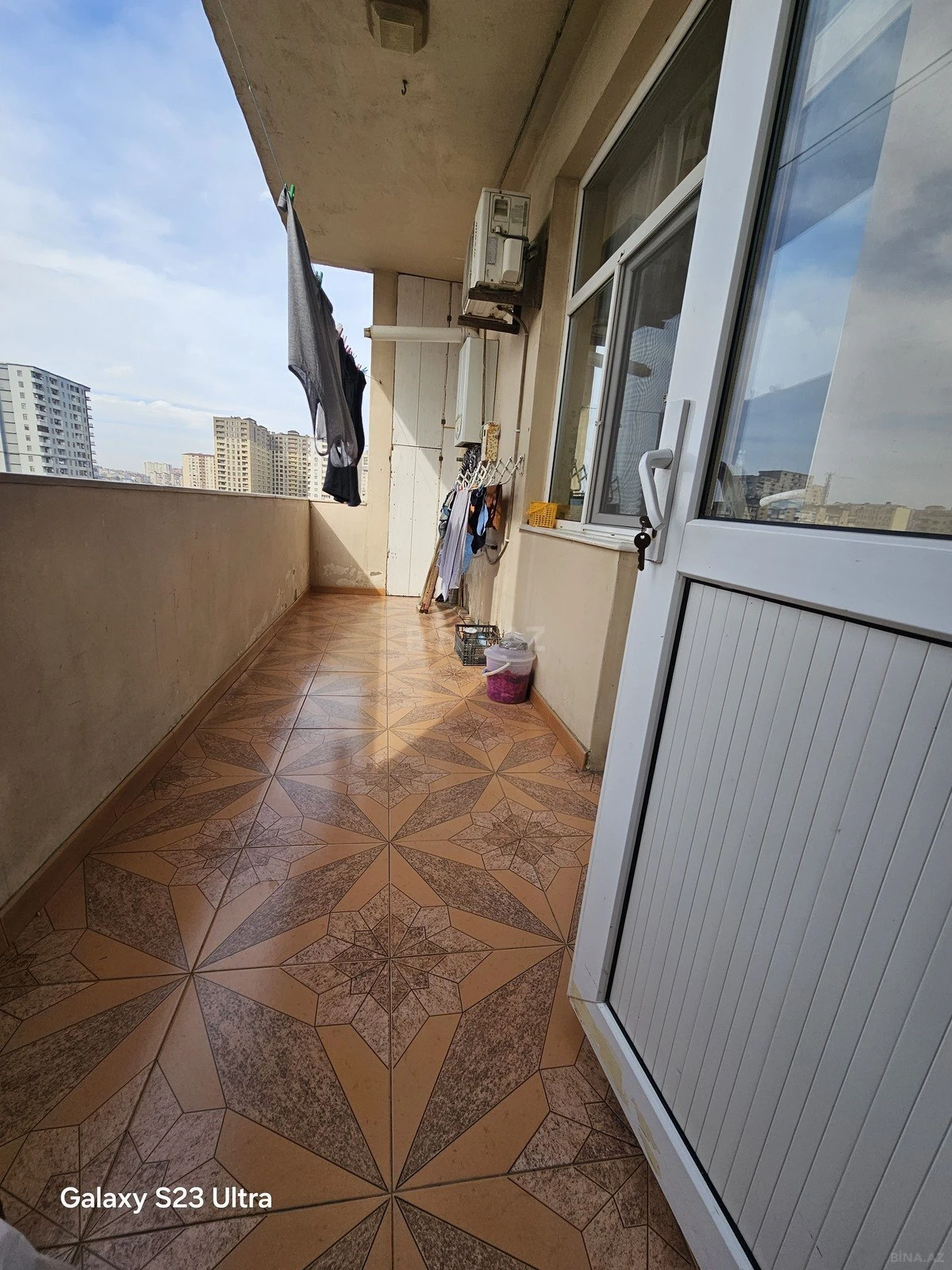 Satılır 3 otaqlı mənzil 120 m²