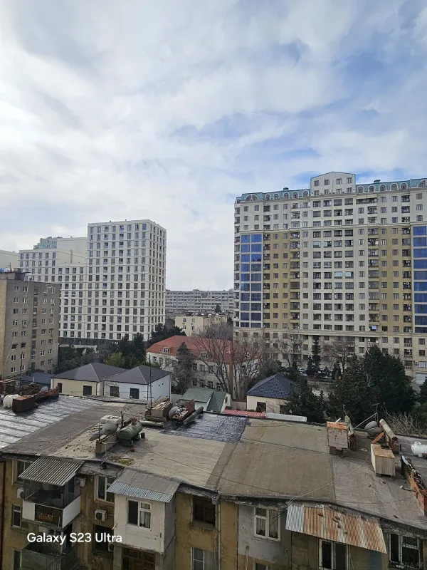 Satılır 3 otaqlı mənzil 120 m²