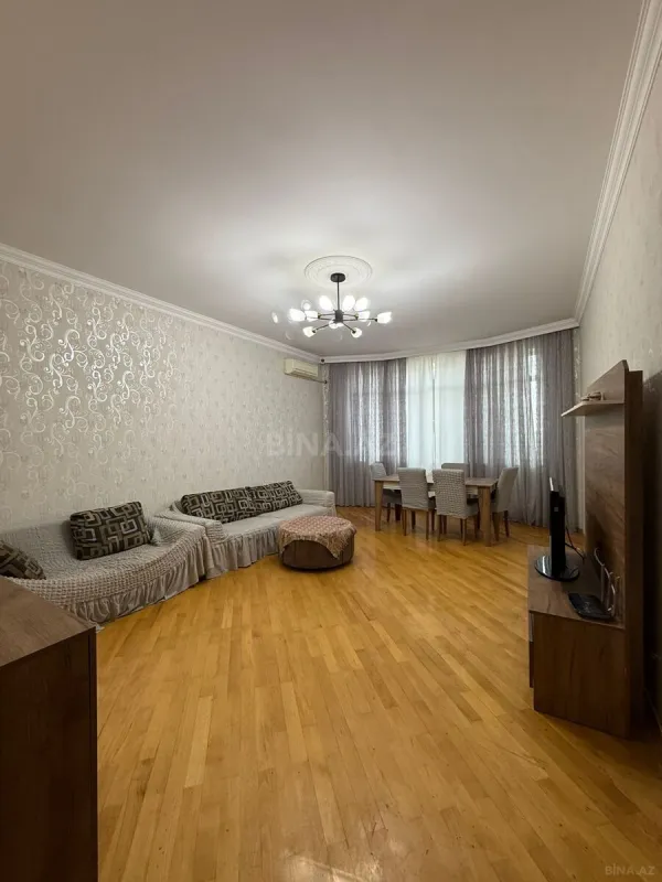 Kirayə verilir 3 otaqlı mənzil 130 m²