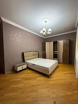 Kirayə verilir 3 otaqlı mənzil 130 m²