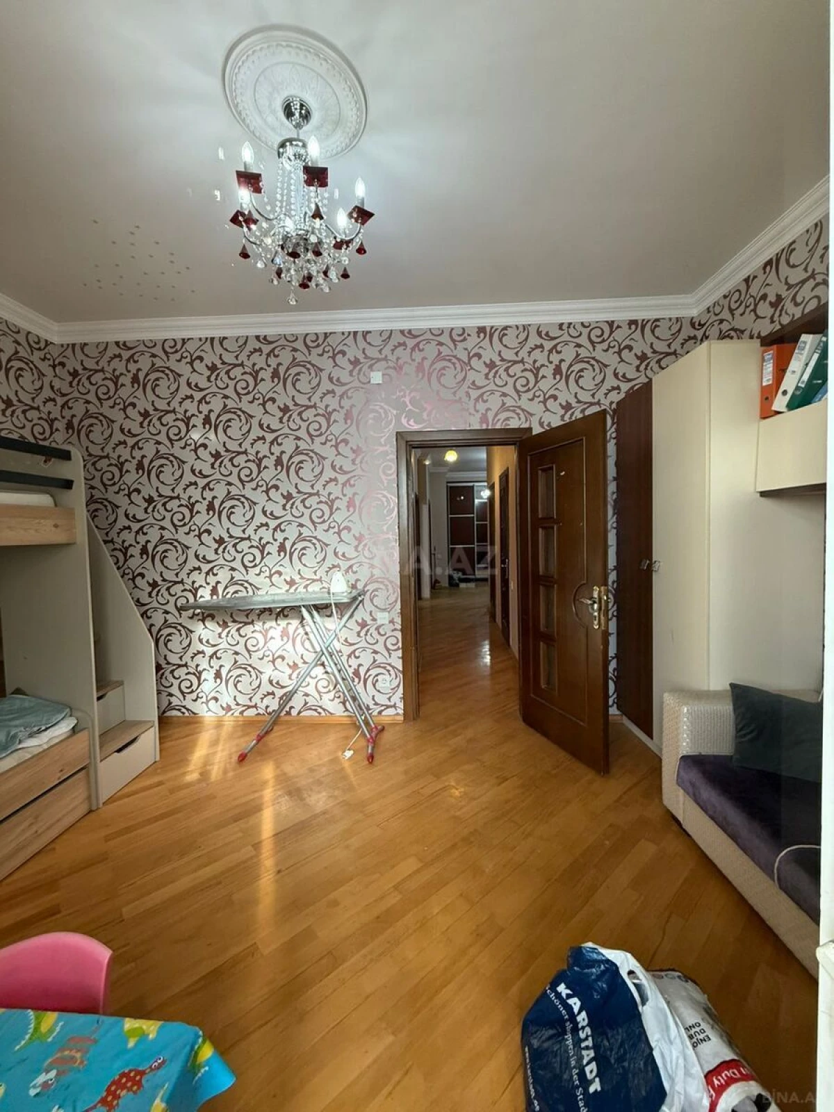 Kirayə verilir 3 otaqlı mənzil 130 m²
