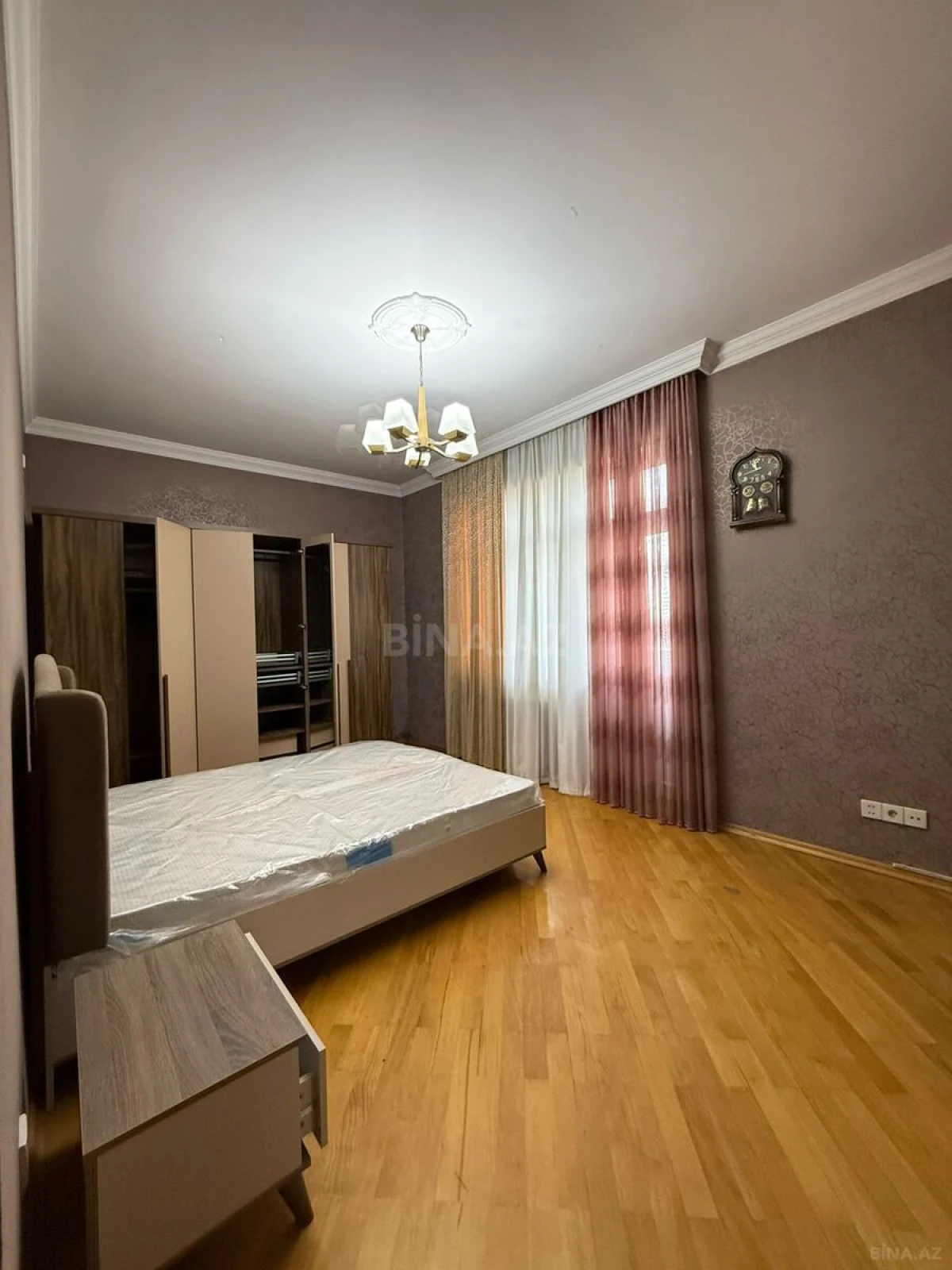 Kirayə verilir 3 otaqlı mənzil 130 m²