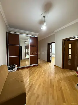 Kirayə verilir 3 otaqlı mənzil 130 m²