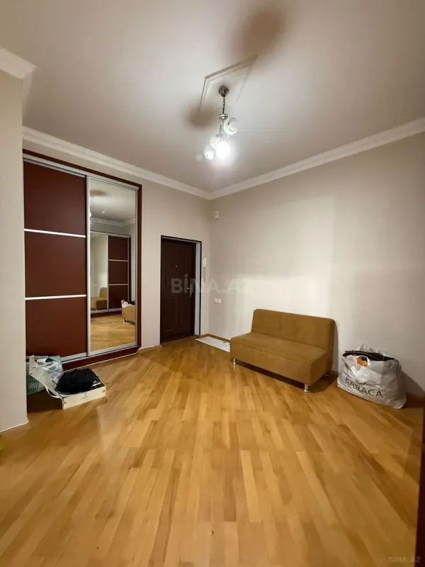Kirayə verilir 3 otaqlı mənzil 130 m²