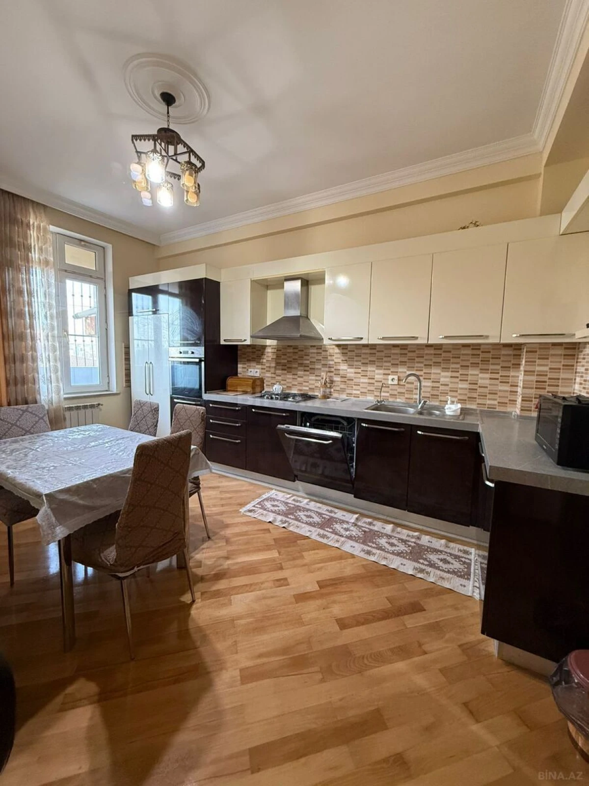 Kirayə verilir 3 otaqlı mənzil 130 m²