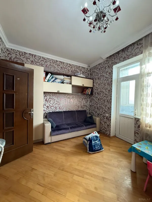 Kirayə verilir 3 otaqlı mənzil 130 m²
