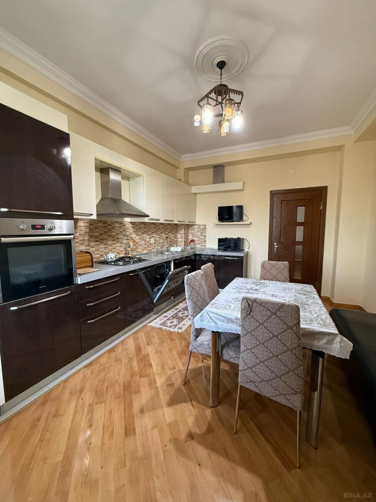 Kirayə verilir 3 otaqlı mənzil 130 m²