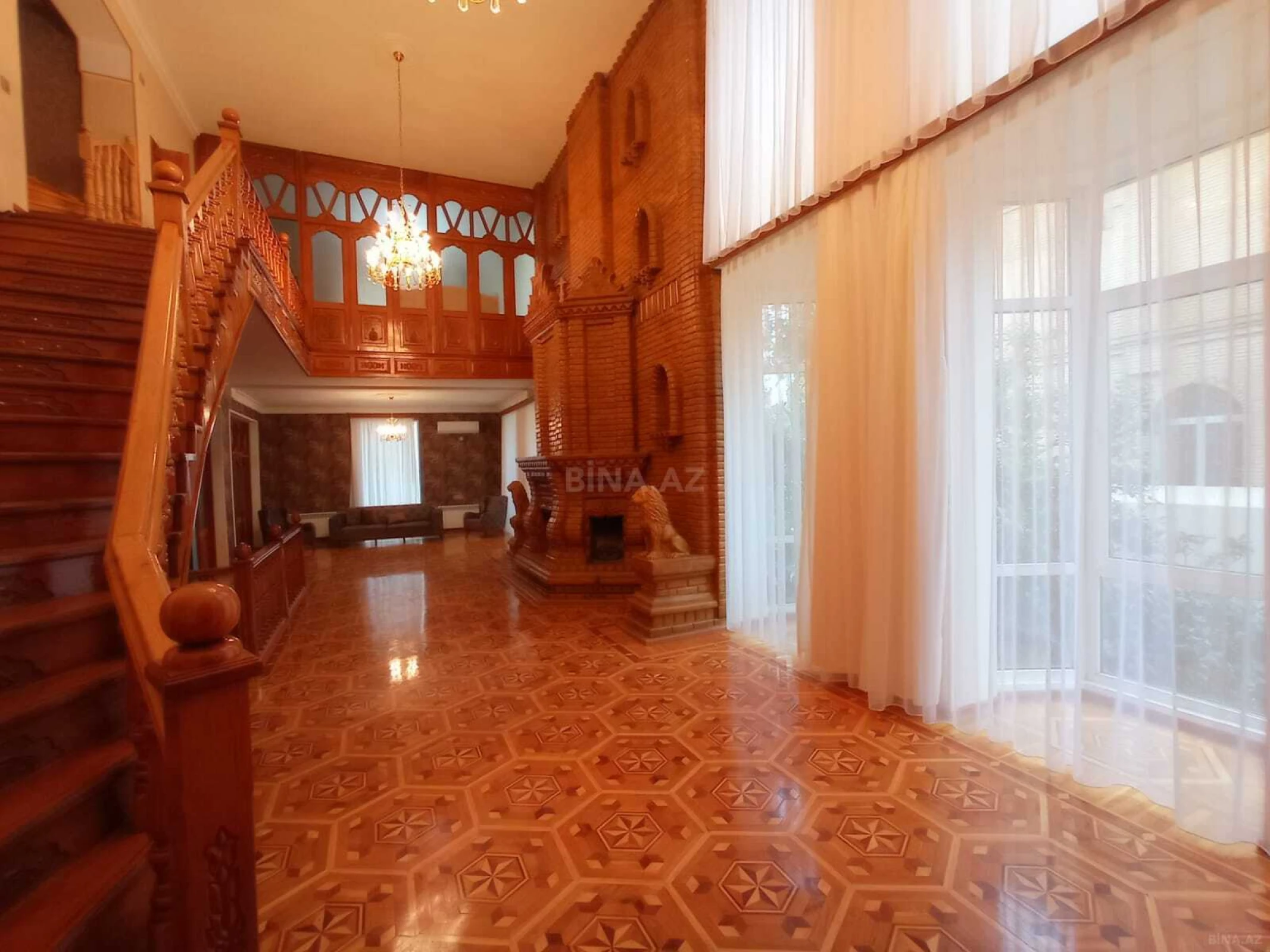 Kirayə verilir 6 otaqlı həyət evi 600 m²