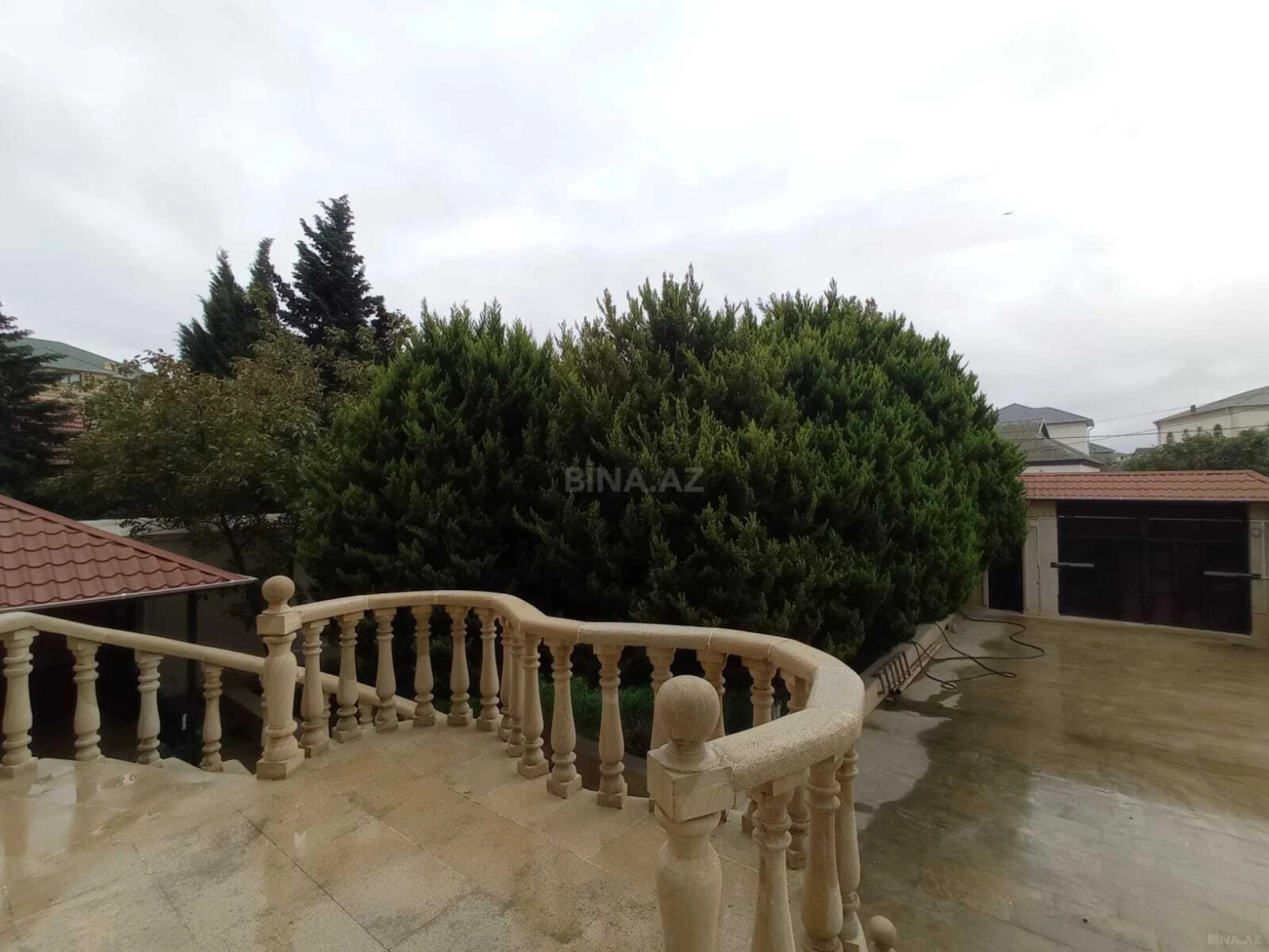Kirayə verilir 6 otaqlı həyət evi 600 m²