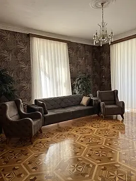 Kirayə verilir 6 otaqlı həyət evi 600 m²