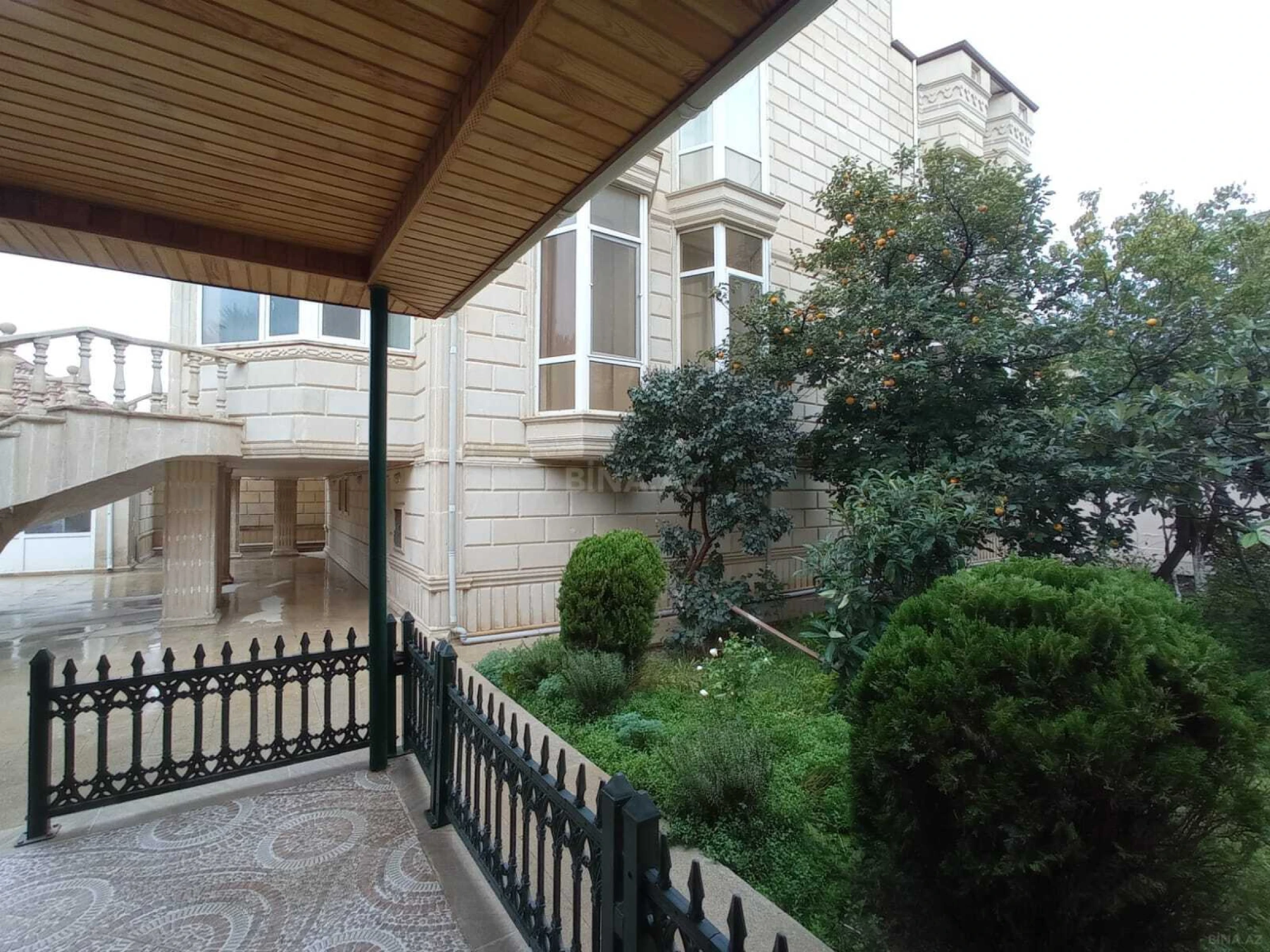 Kirayə verilir 6 otaqlı həyət evi 600 m²