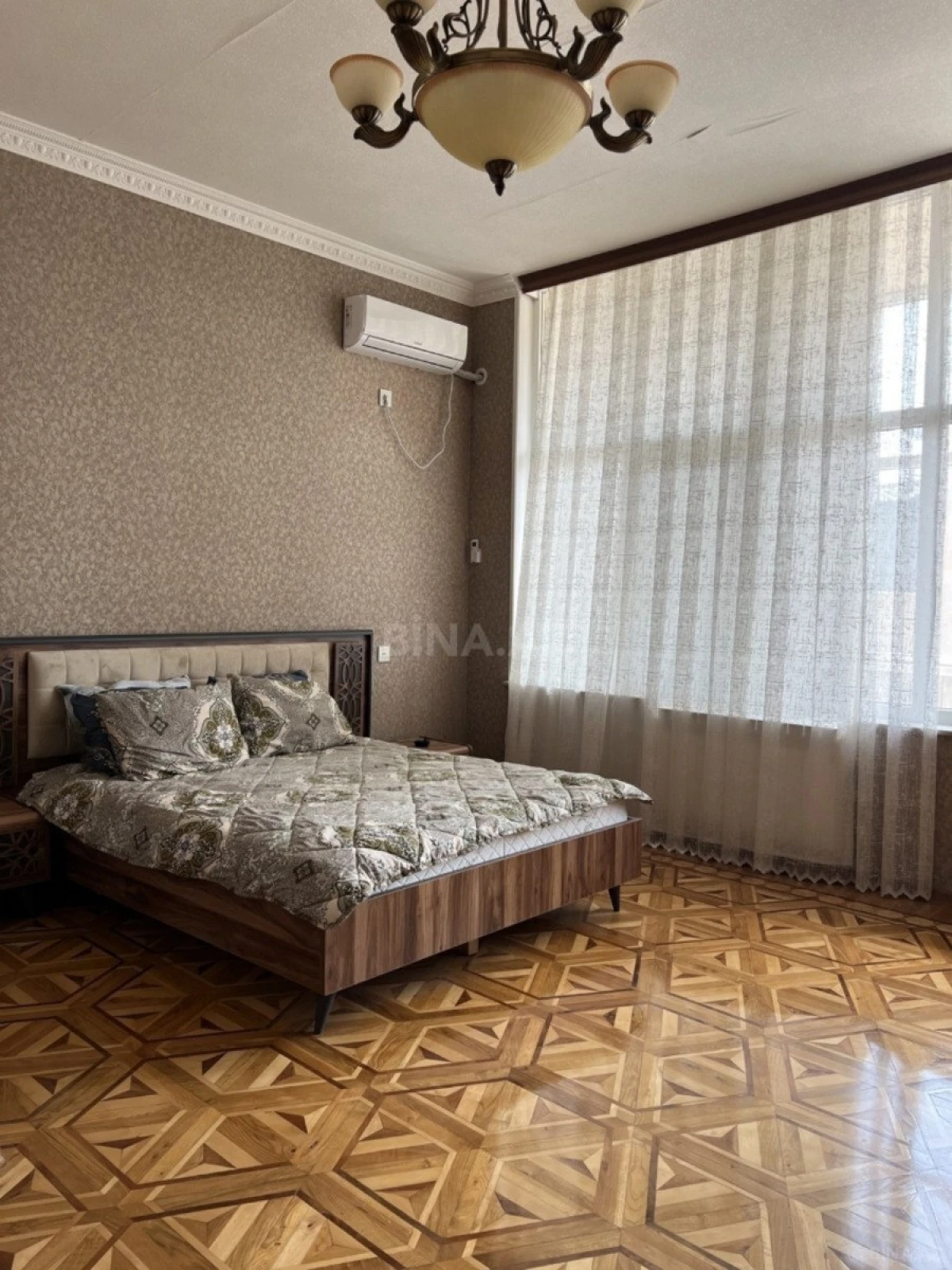 Kirayə verilir 6 otaqlı həyət evi 600 m²