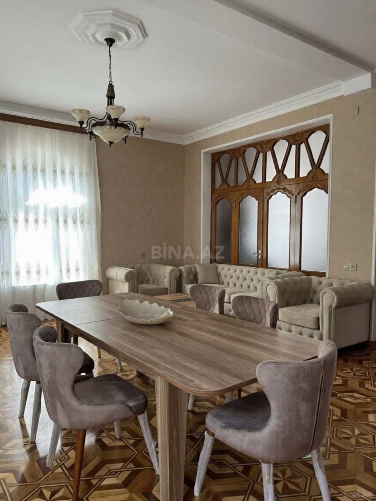 Kirayə verilir 6 otaqlı həyət evi 600 m²