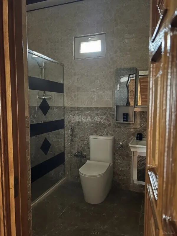 Kirayə verilir 6 otaqlı həyət evi 600 m²