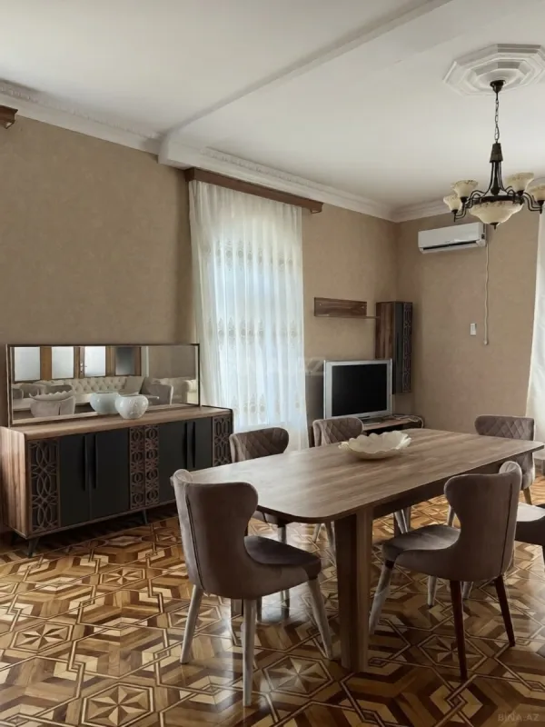 Kirayə verilir 6 otaqlı həyət evi 600 m²