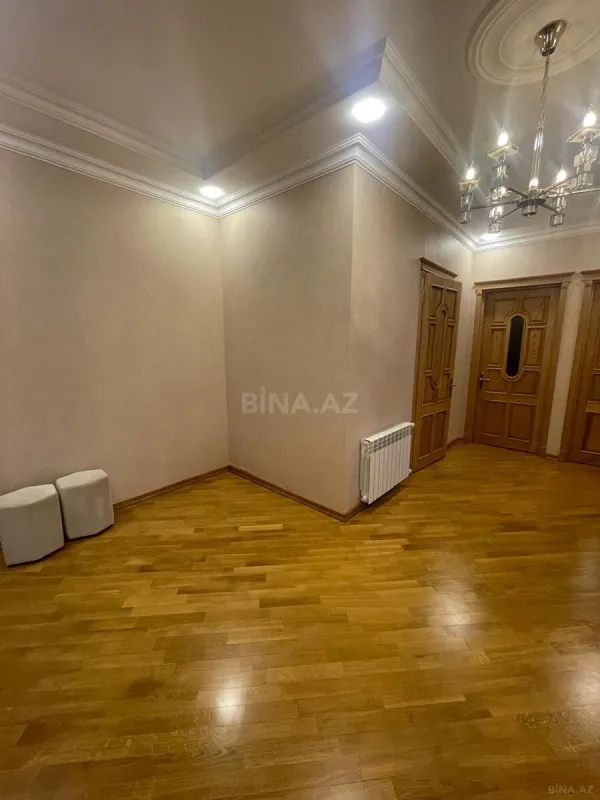 Satılır 3 otaqlı mənzil 120 m²