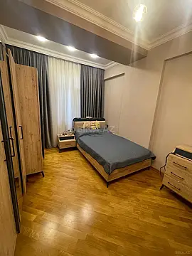 Satılır 3 otaqlı mənzil 120 m²