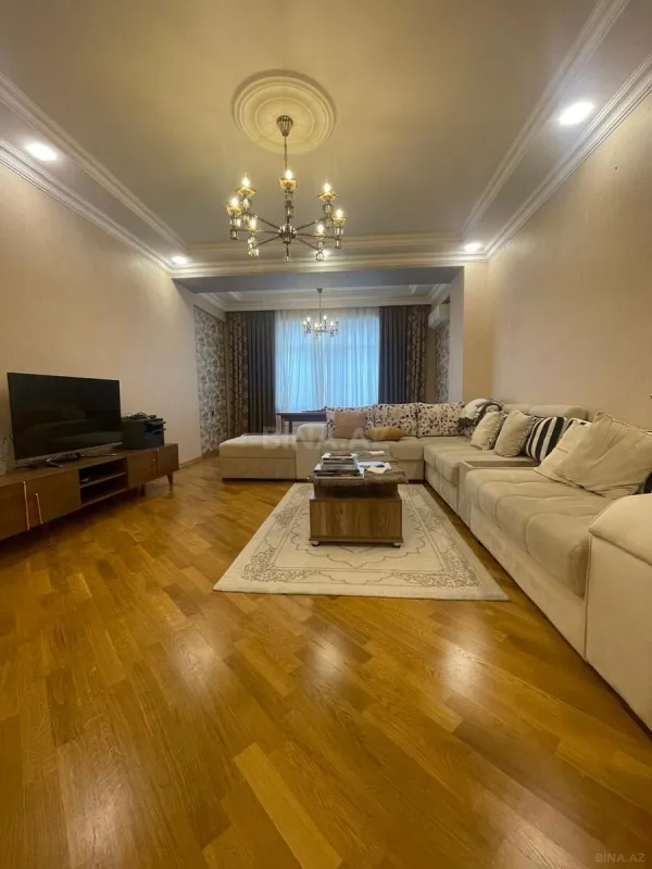 Satılır 3 otaqlı mənzil 120 m²