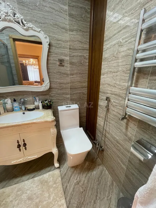 Satılır 3 otaqlı mənzil 120 m²