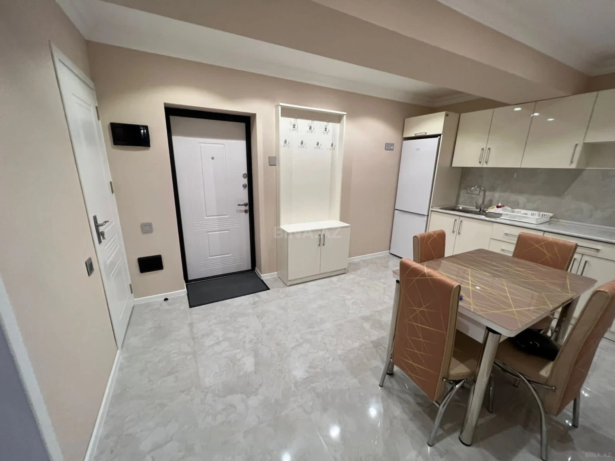 Kirayə verilir 2 otaqlı mənzil 60 m²