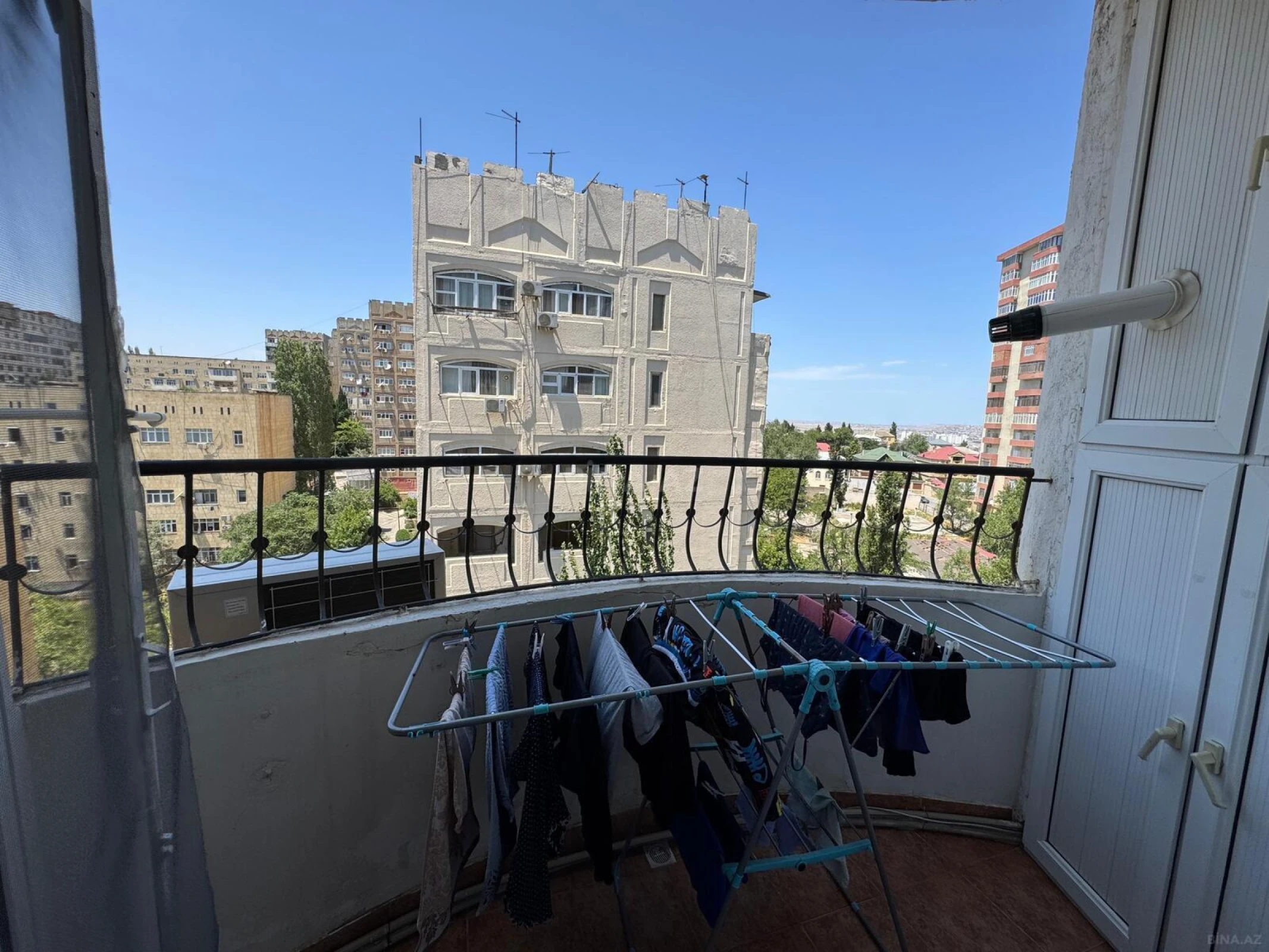 Satılır 3 otaqlı mənzil 130 m²