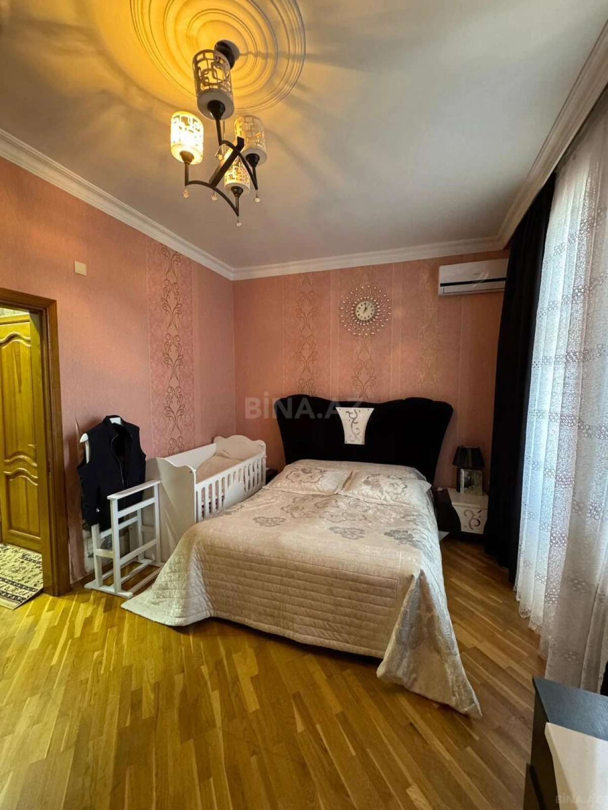 Satılır 3 otaqlı mənzil 130 m²