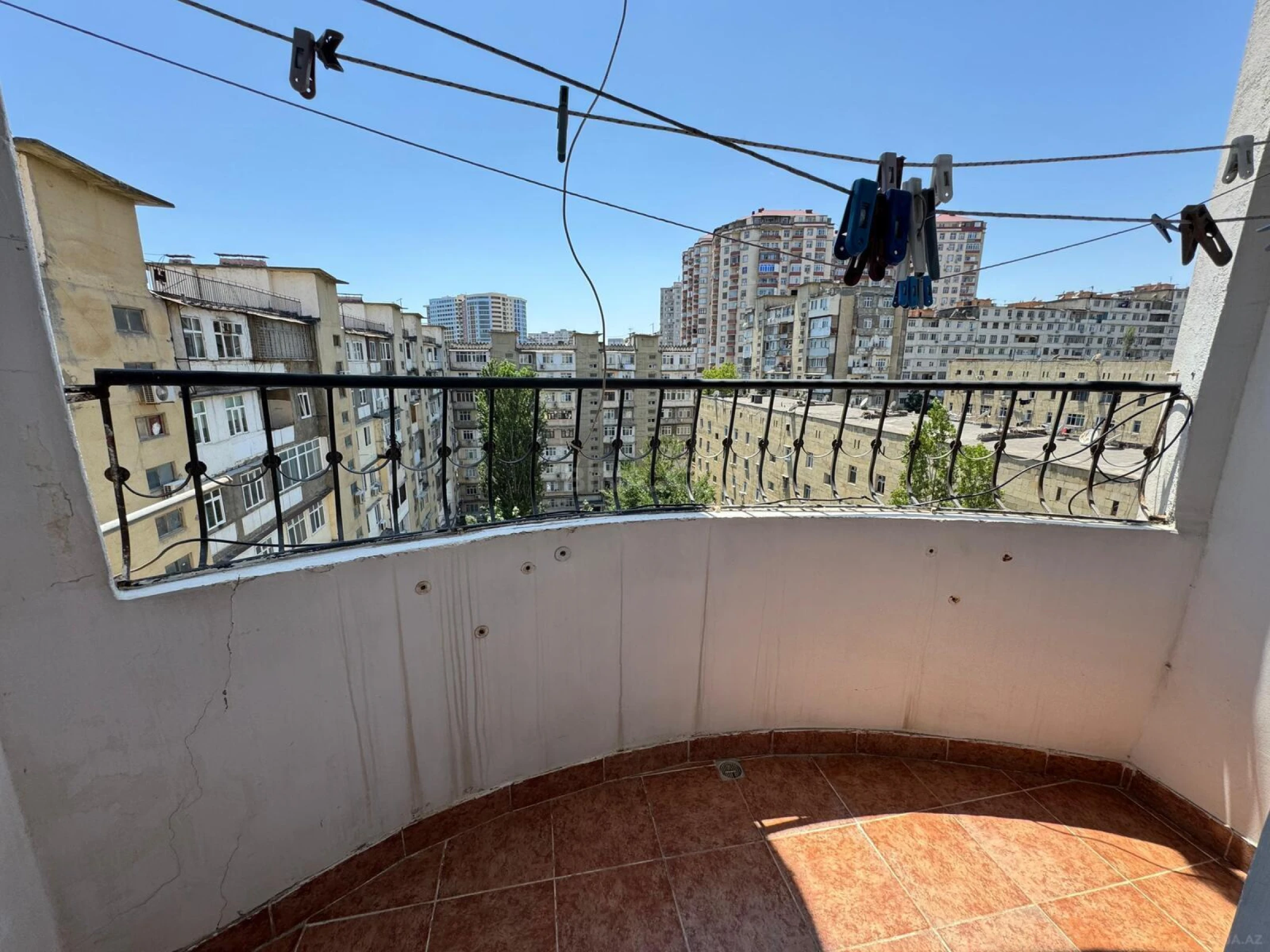 Satılır 3 otaqlı mənzil 130 m²