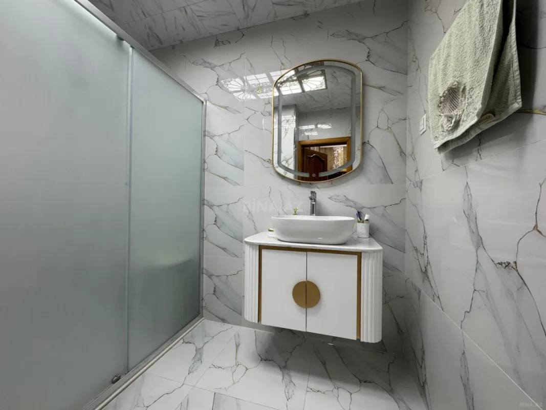 Satılır 3 otaqlı mənzil 130 m²