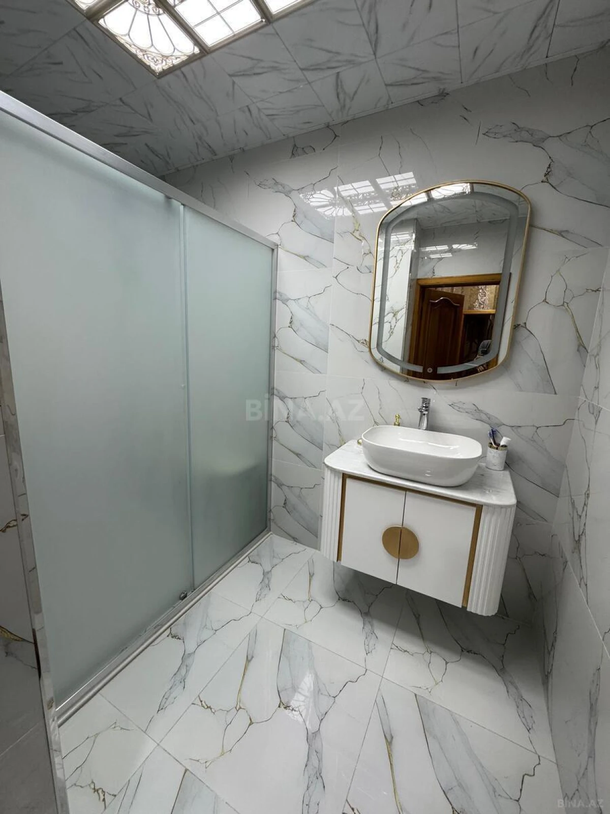 Satılır 3 otaqlı mənzil 130 m²