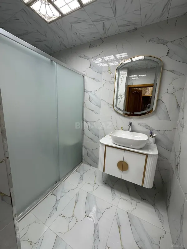 Satılır 3 otaqlı mənzil 130 m²