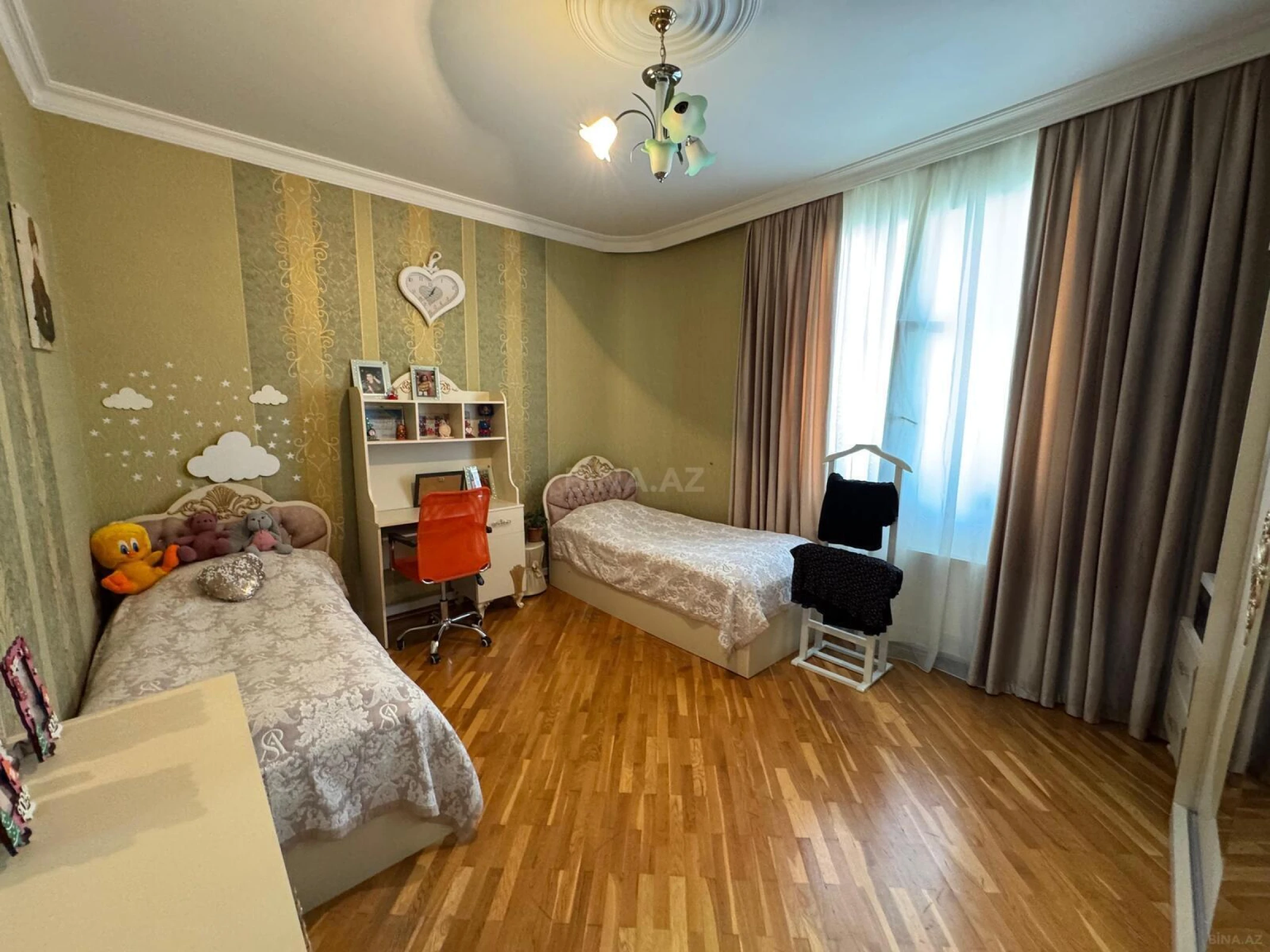 Satılır 3 otaqlı mənzil 130 m²
