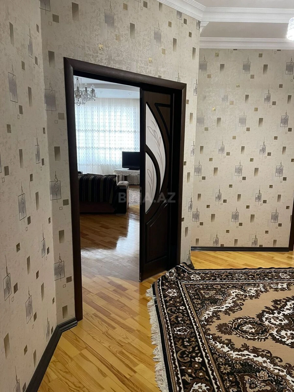Kirayə verilir 2 otaqlı mənzil 96 m²