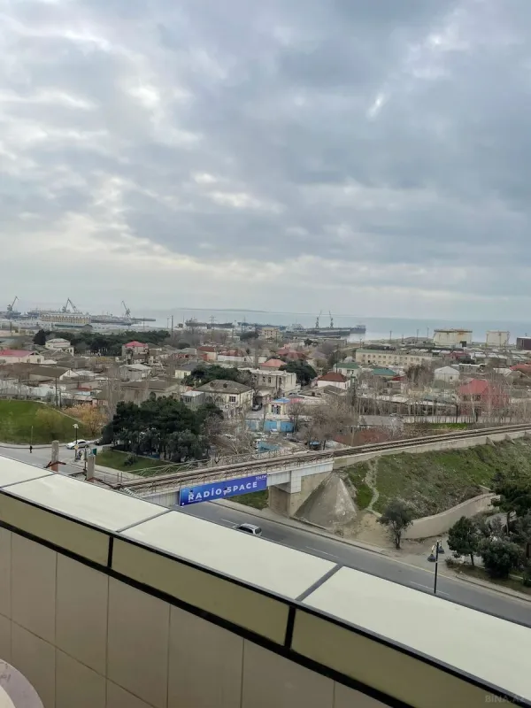 Kirayə verilir 2 otaqlı mənzil 96 m²