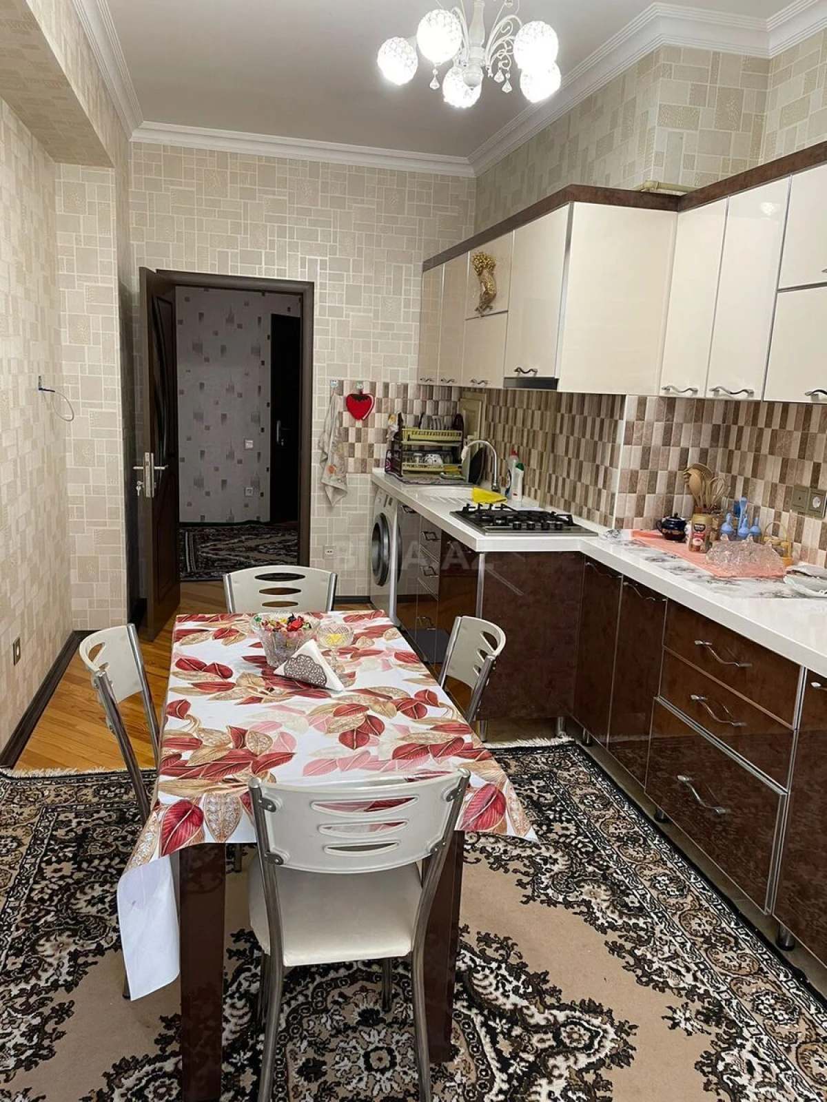Kirayə verilir 2 otaqlı mənzil 96 m²