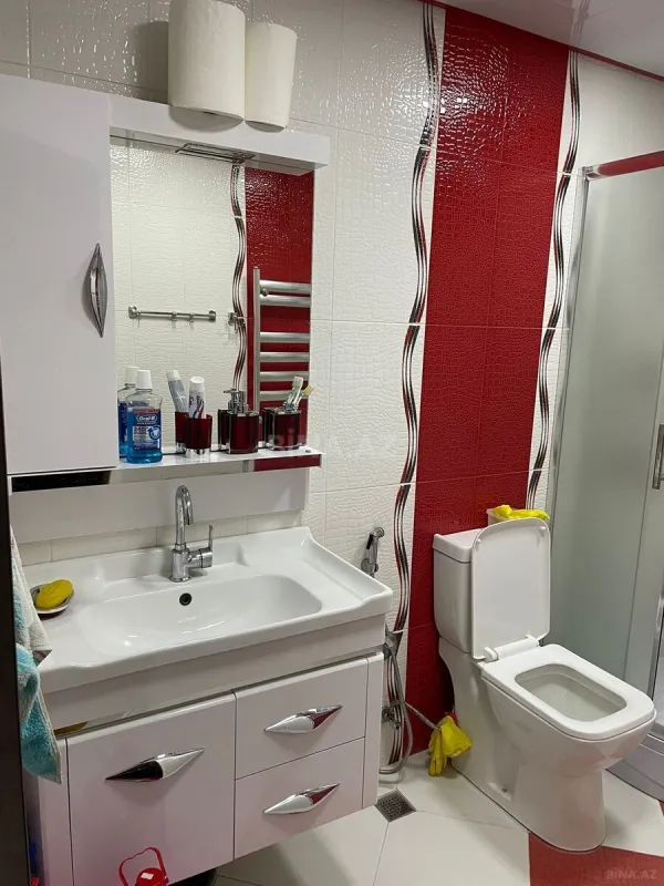 Kirayə verilir 2 otaqlı mənzil 96 m²