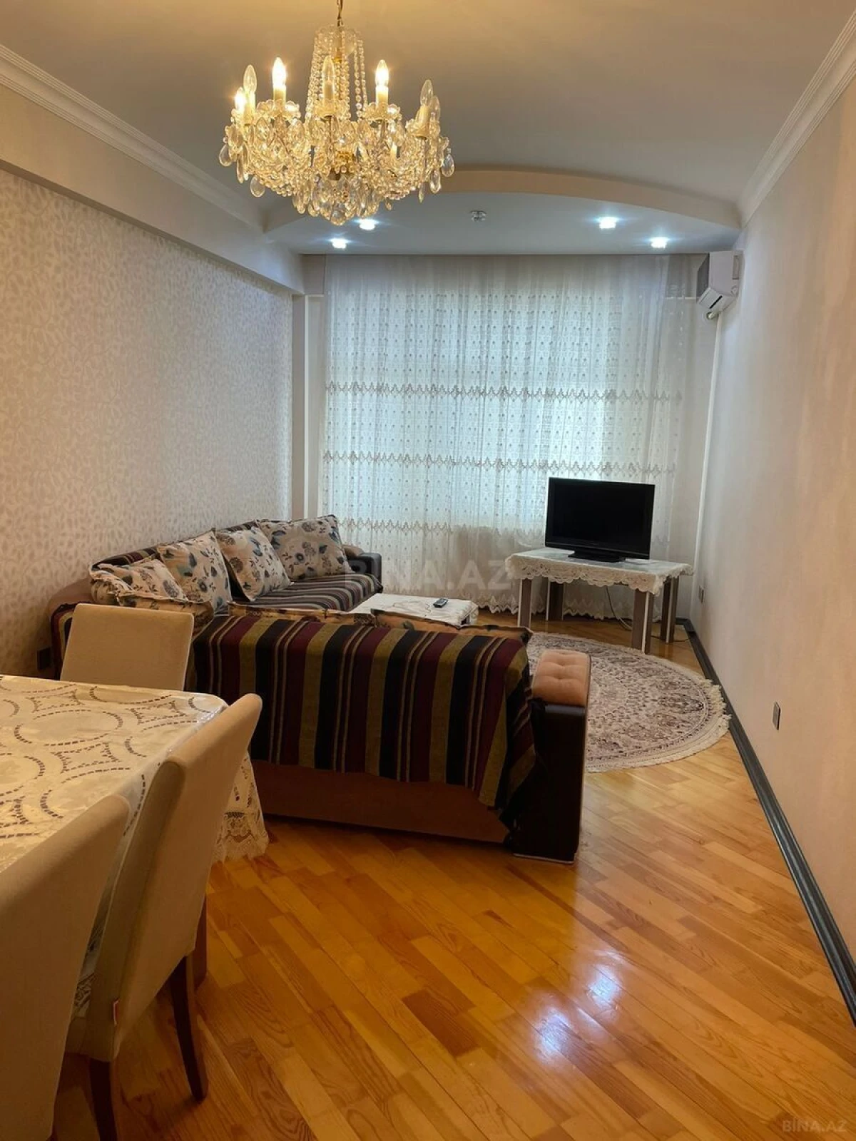Kirayə verilir 2 otaqlı mənzil 96 m²