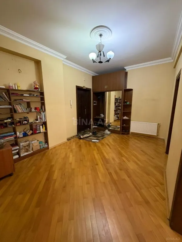 Satılır 3 otaqlı mənzil 120 m²