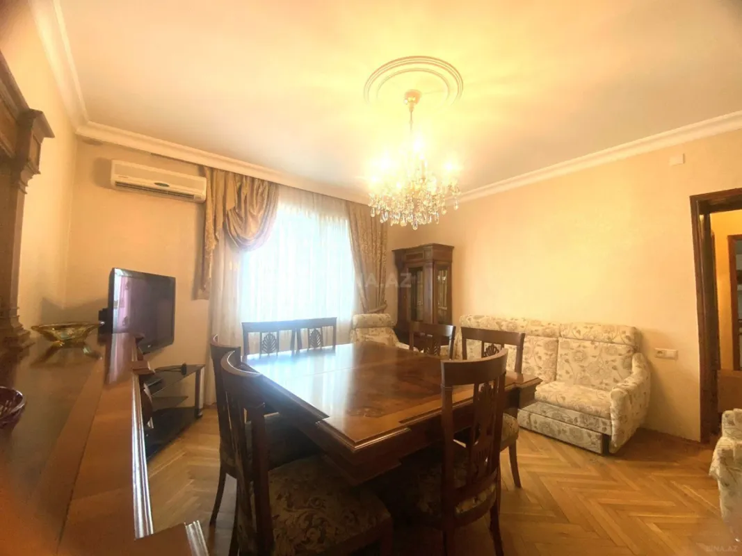 Satılır 4 otaqlı mənzil 105 m²