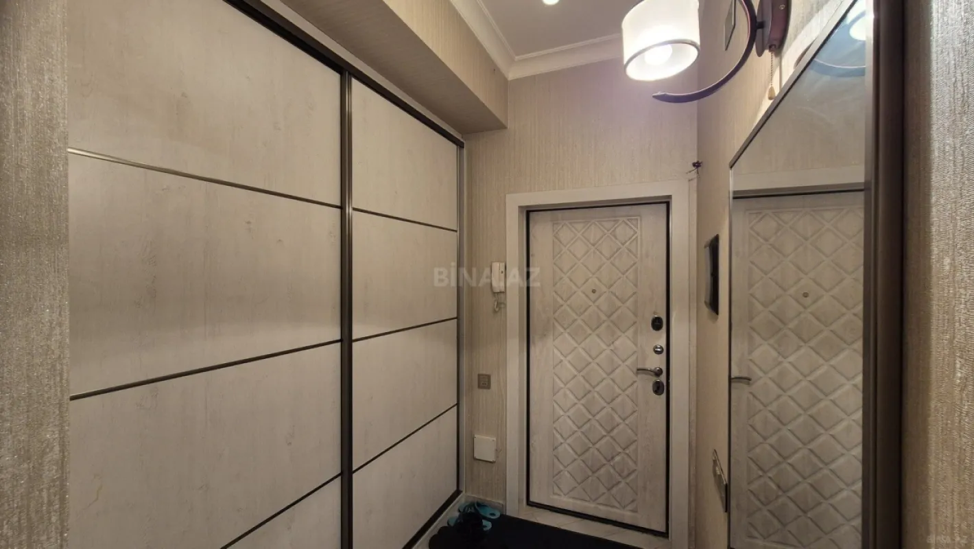 Satılır 4 otaqlı mənzil 114 m²
