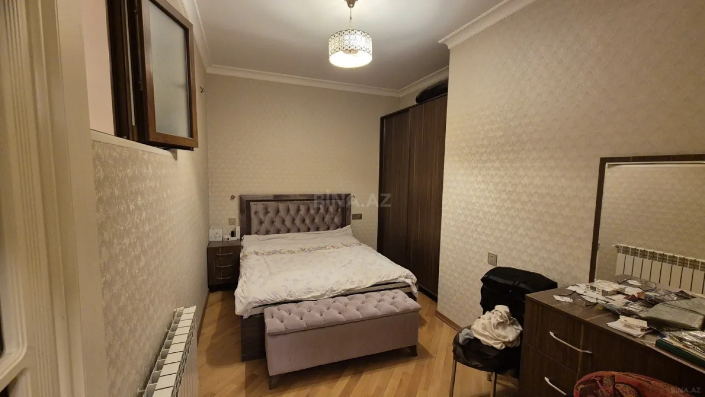 Satılır 4 otaqlı mənzil 114 m²