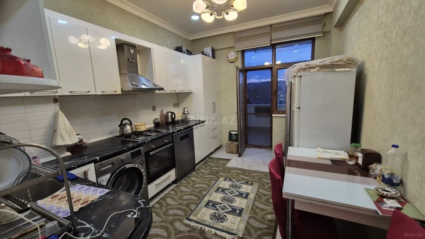 Satılır 4 otaqlı mənzil 114 m²