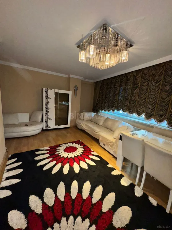 Satılır 2 otaqlı mənzil 82 m²