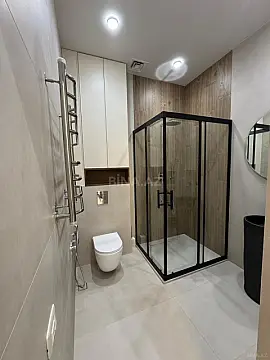 Kirayə verilir 4 otaqlı mənzil 146 m²