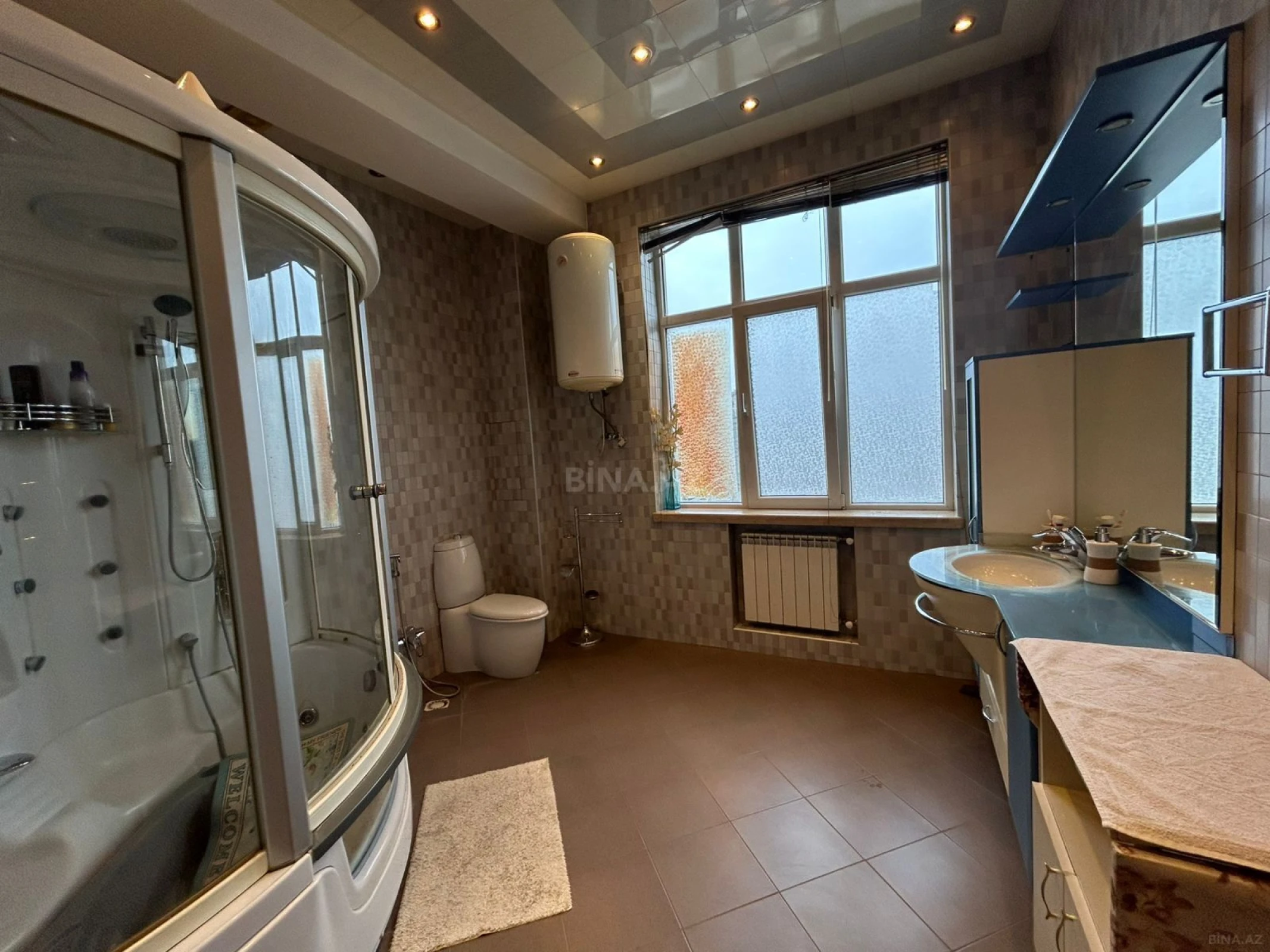 Satılır 3 otaqlı mənzil 175 m²