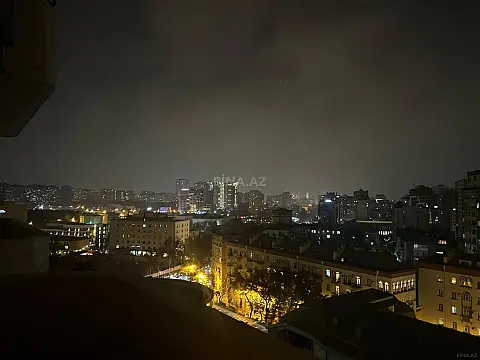 Satılır 3 otaqlı mənzil 175 m²