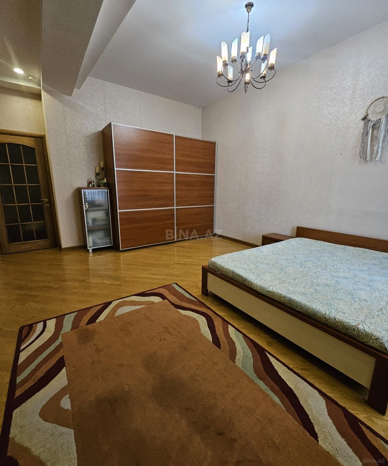 Satılır 3 otaqlı mənzil 175 m²