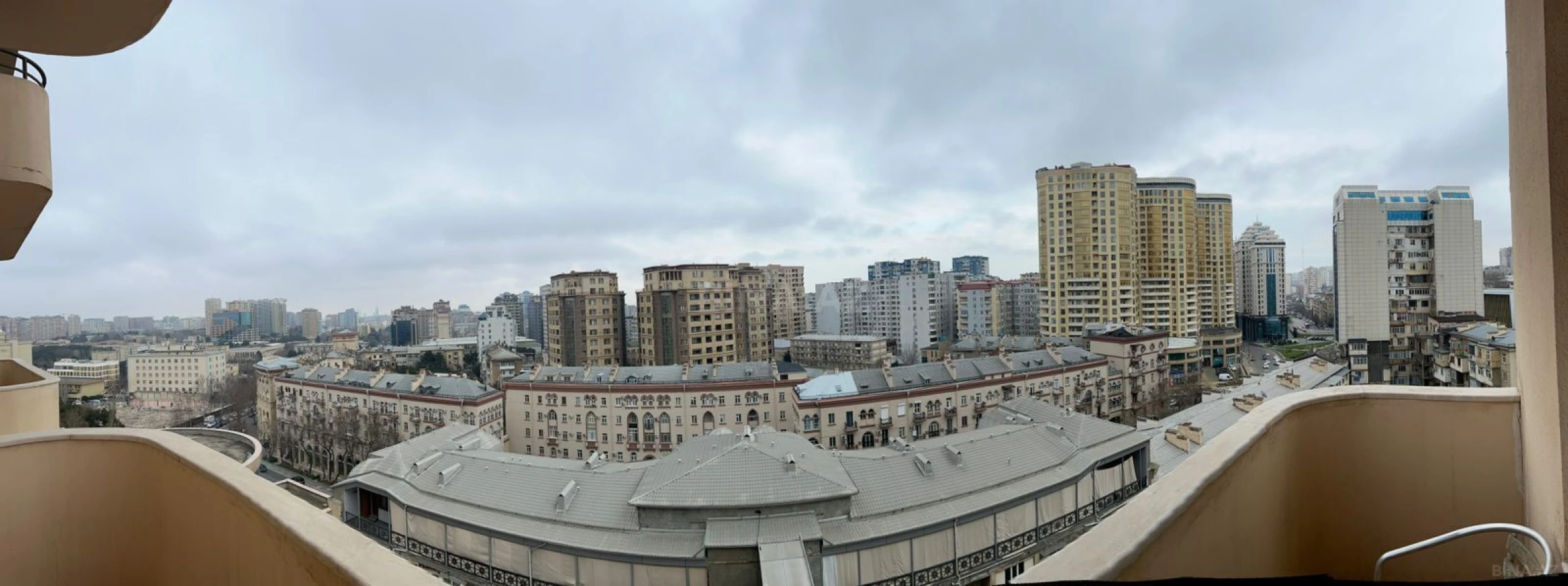 Satılır 3 otaqlı mənzil 175 m²