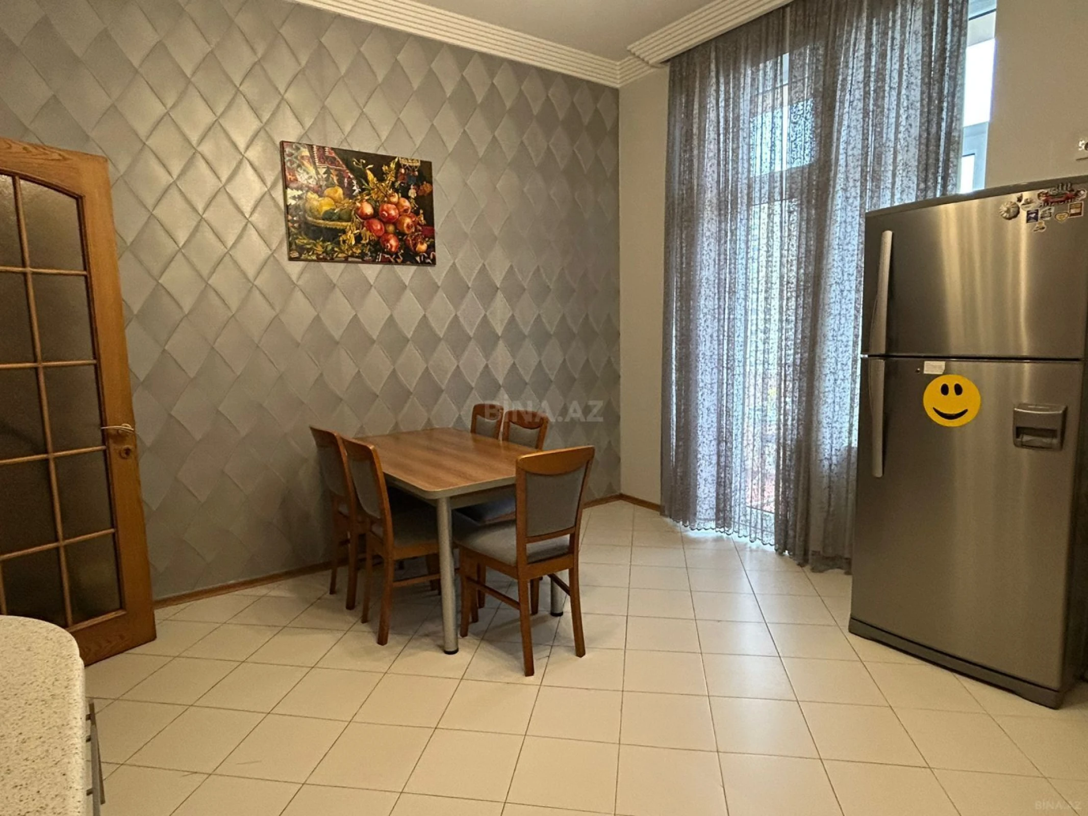 Satılır 3 otaqlı mənzil 175 m²